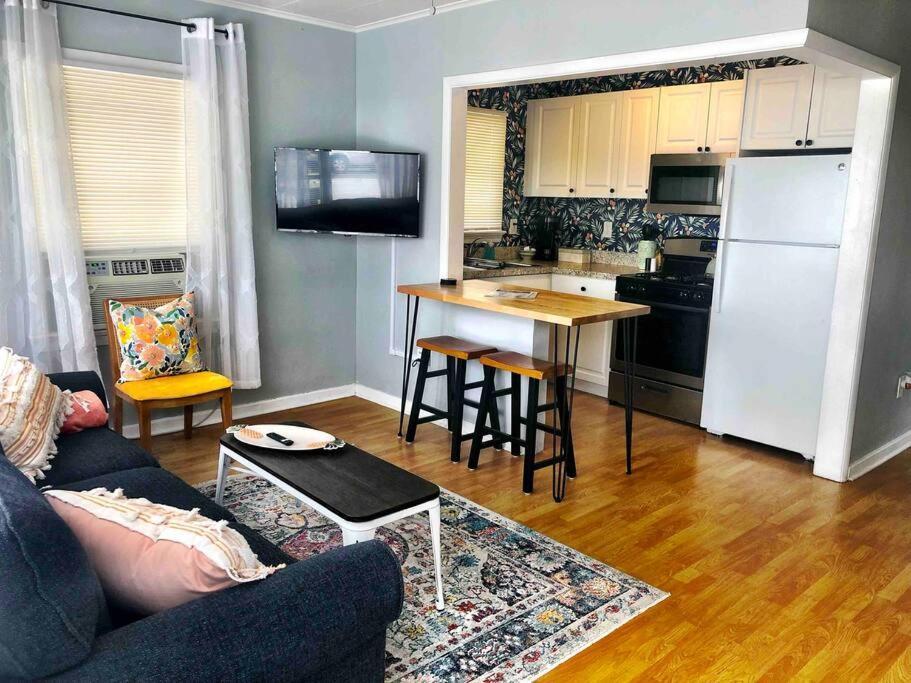 Steps To Beach & Downtown! Cozy Beach Bungalow #1 Lake Worth Beach Exterior photo